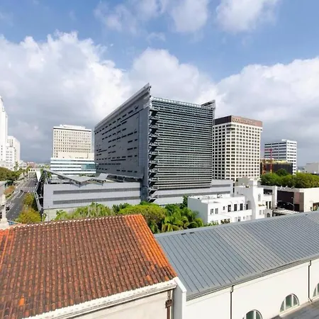 Cozy 3Bed Condo With Balcony & A Rooftop Pool